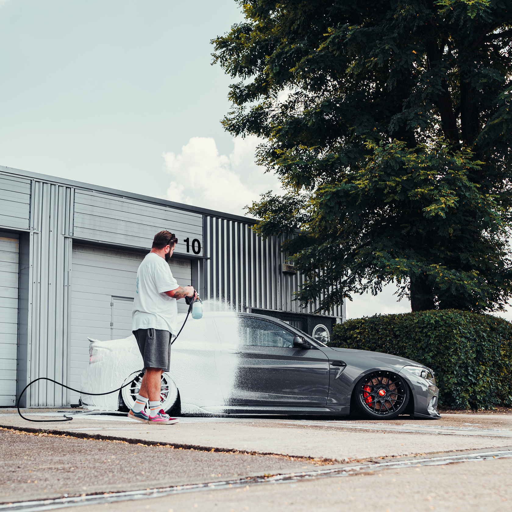 Snö-pH Neutral covered car side view