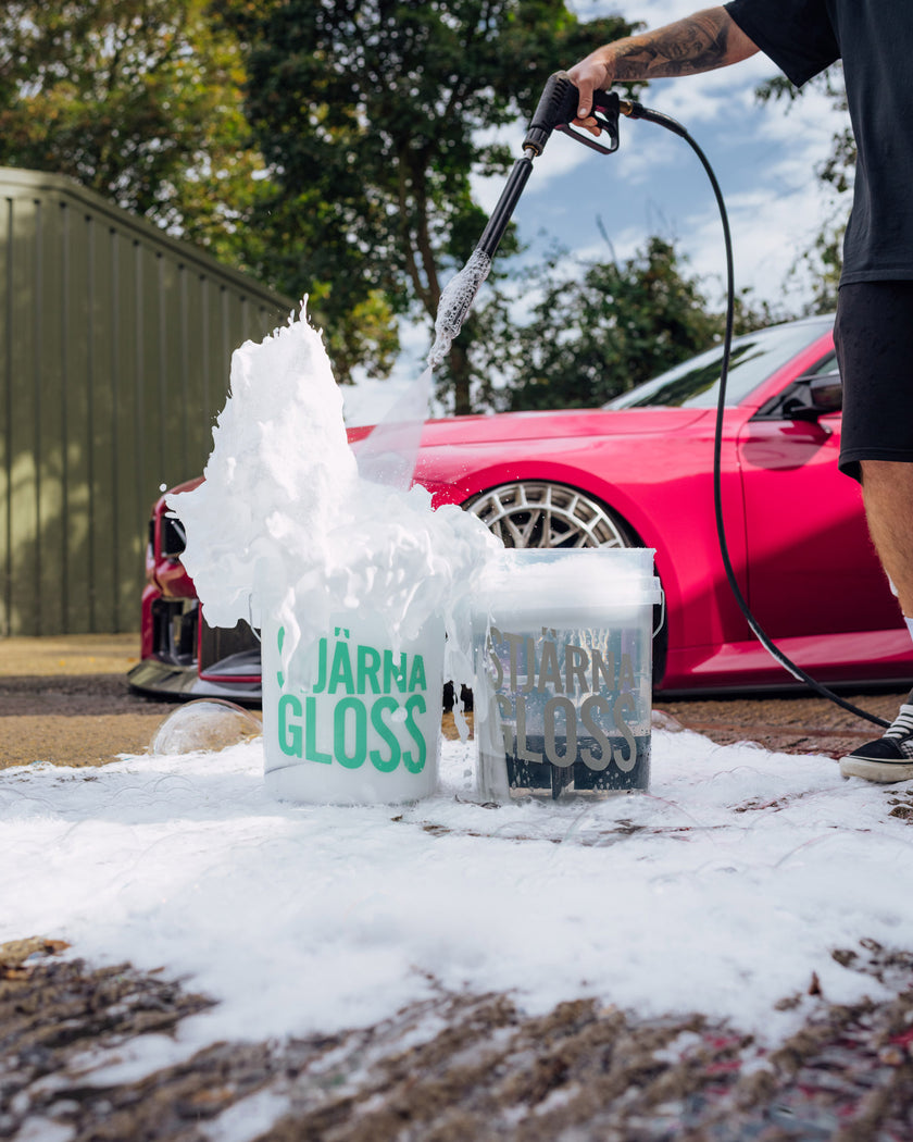 Filling up twin buckets with jet wash