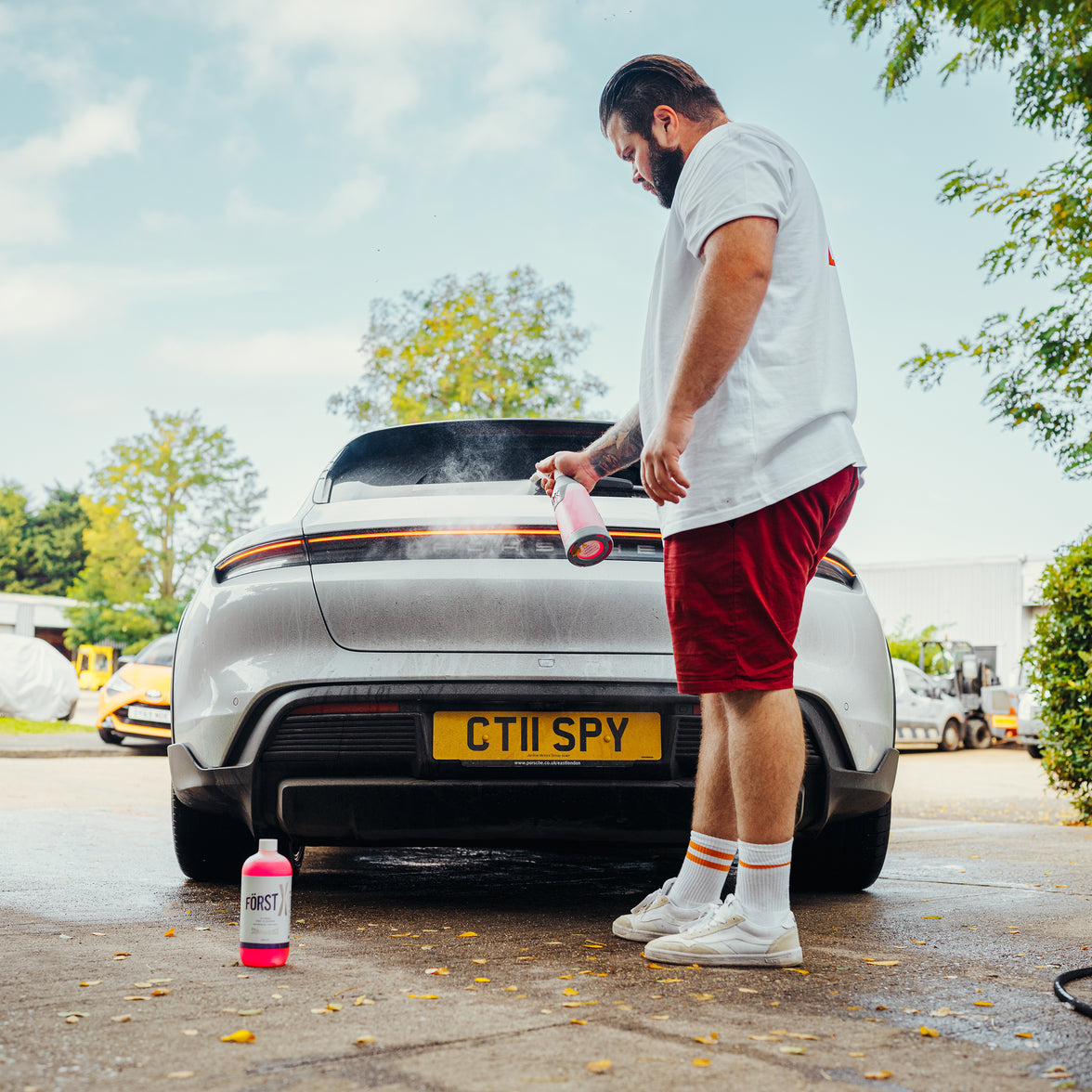 car cleaning Porsche